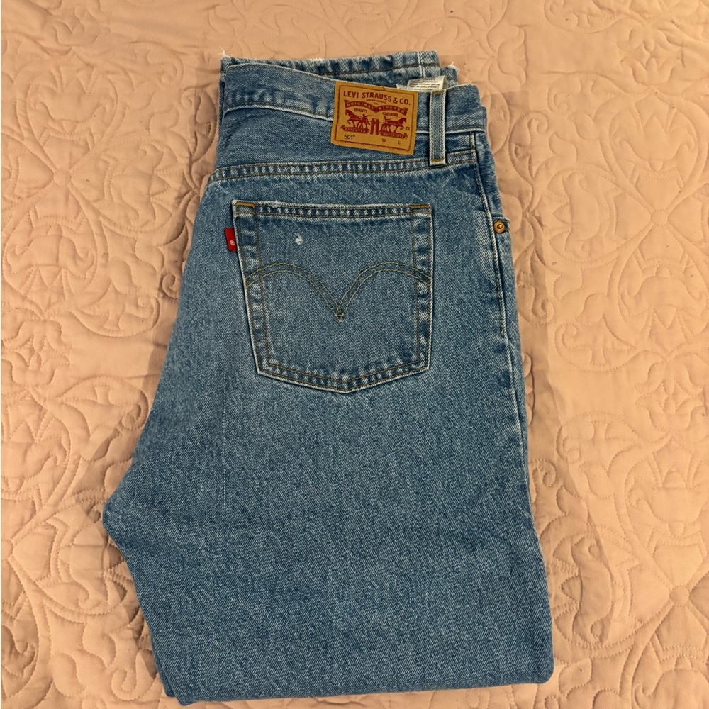 Women’s Levi’s 501 Jeans - Picture 4 of 7